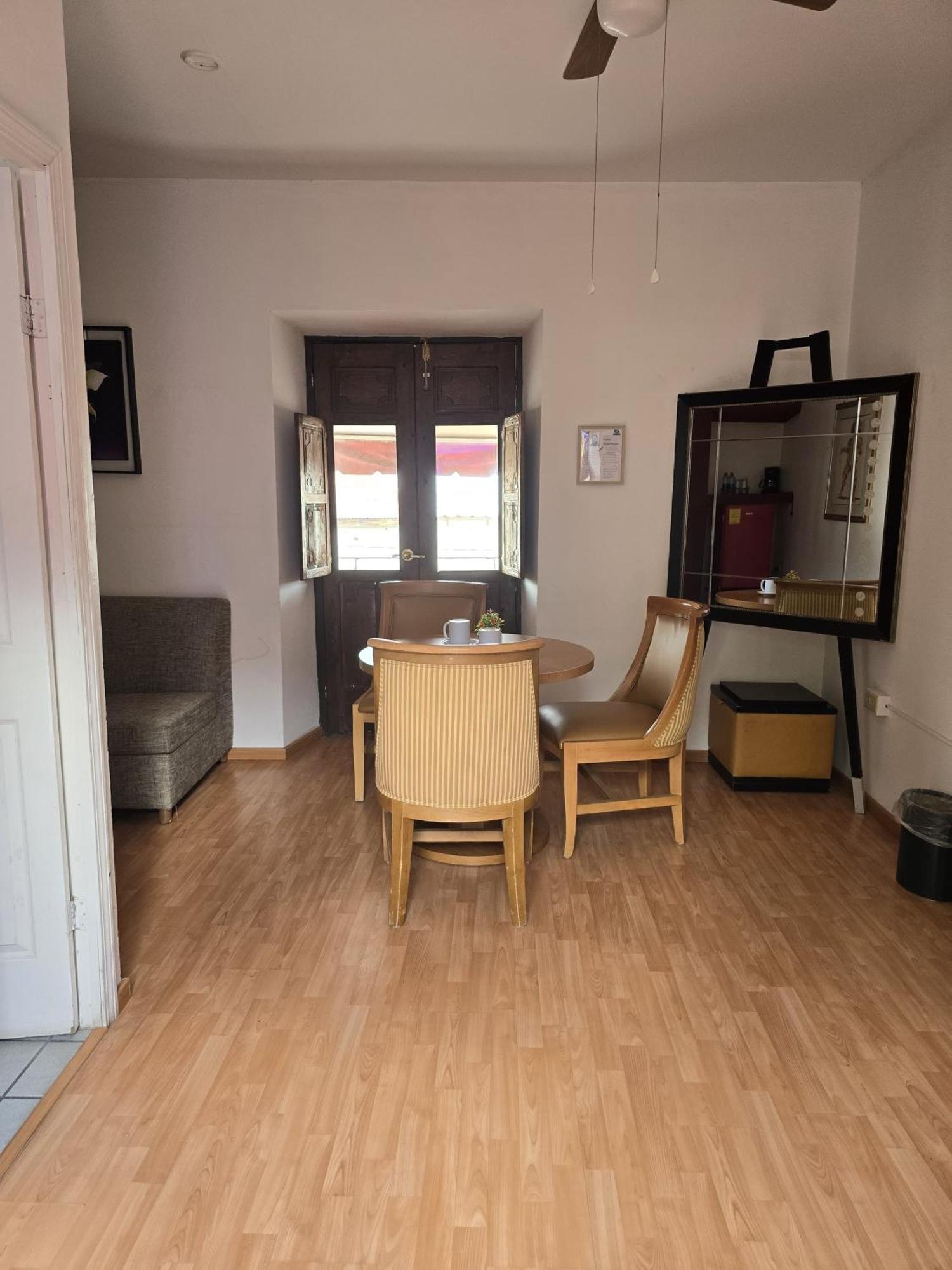 Hotel Boutique El Viejo Mundo Идальго-дель-Парраль Экстерьер фото