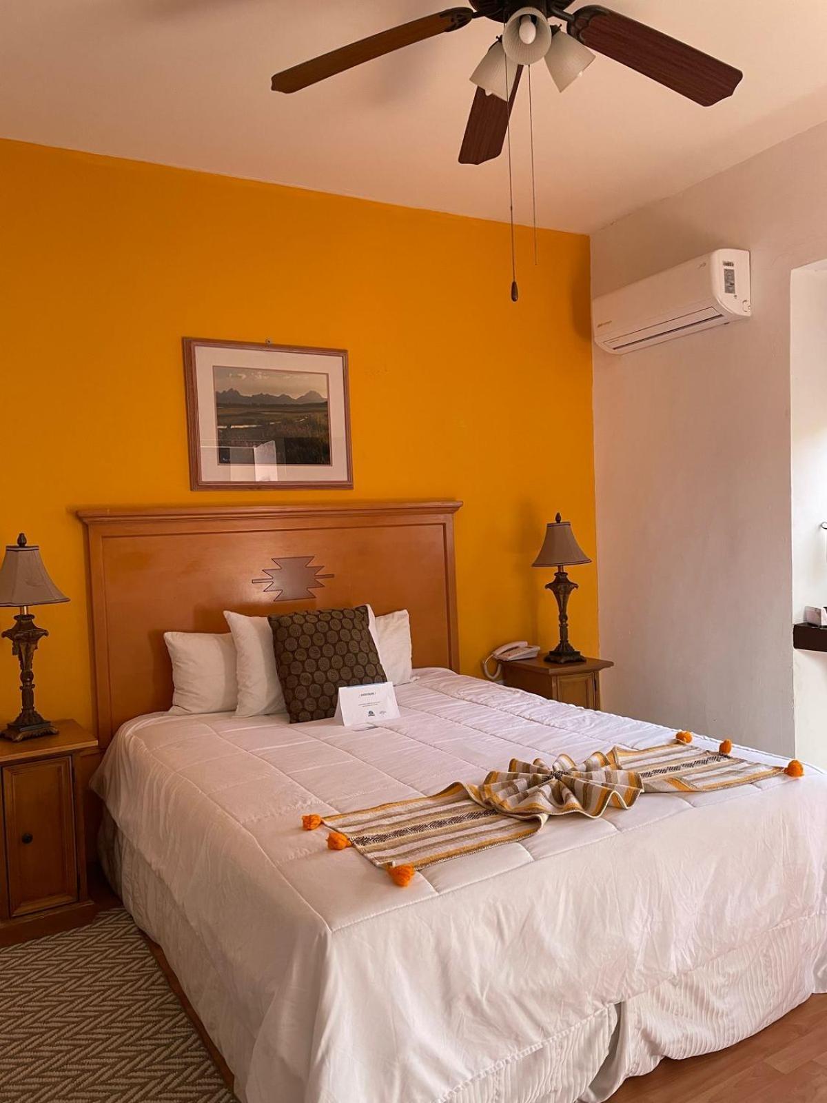 Hotel Boutique El Viejo Mundo Идальго-дель-Парраль Экстерьер фото